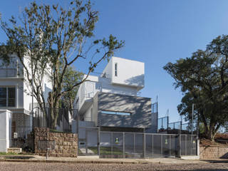Casa Conceição, K+S arquitetos associados K+S arquitetos associados Single family home Concrete White
