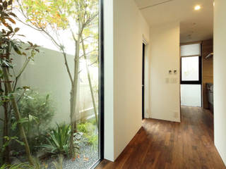 TERAJIMA ARCHITECTS／テラジマアーキテクツ Modern corridor, hallway & stairs Wood effect