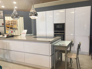 Cocinas, MerkamuebleVigo MerkamuebleVigo Modern kitchen