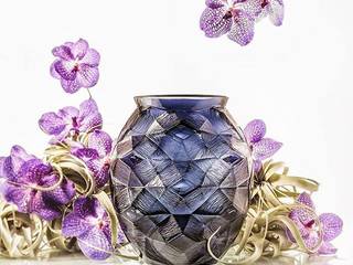 Eye Catching Crystal Vases, Spacio Collections Spacio Collections Moderne Häuser Glas Blau
