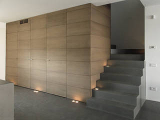entrance and stairs Moro Progetti Modern Corridor, Hallway and Staircase Wood Wood effect