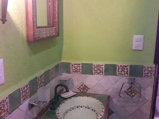 Baños con Talavera, Rústicos Artesanales Rústicos Artesanales ห้องน้ำ กระเบื้อง