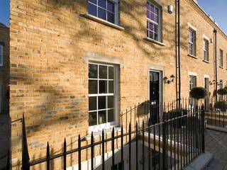 Traditional Wood Sliding Sash Windows, Marvin Windows and Doors UK Marvin Windows and Doors UK 클래식스타일 창문 & 문 솔리드 우드 멀티 컬러