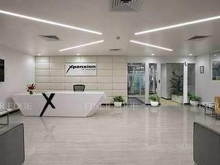 US multinational “Xpanxion” at Pune , Finer Edge Architects & Interior Designers Finer Edge Architects & Interior Designers Espaços comerciais