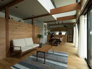 Konan House, ALTS DESIGN OFFICE ALTS DESIGN OFFICE Living room