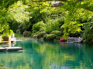Schwimmteich in einem klassischen Garten, Jürgen Kirchner Wasser + Garten Jürgen Kirchner Wasser + Garten Garden Pond