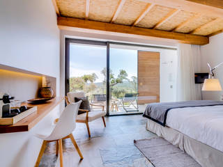 Monte Velho - Equo Resort, Ivo Santos Multimédia Ivo Santos Multimédia カントリースタイルの 寝室