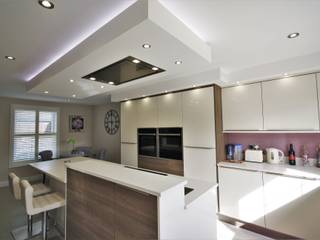 Modern Ivory Gloss Kitchen Diner Mixed With Old American Panelling, Kitchencraft Kitchencraft Built-in kitchens