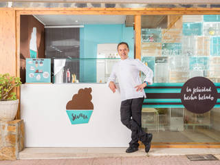 KRION in the SUAU shop window: traditional ice creams inspired by pastries, KRION® Porcelanosa Solid Surface KRION® Porcelanosa Solid Surface Commercial spaces