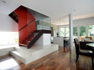 Brookland House Renovation/Addition, ARCHI-TEXTUAL, PLLC ARCHI-TEXTUAL, PLLC Modern corridor, hallway & stairs Red