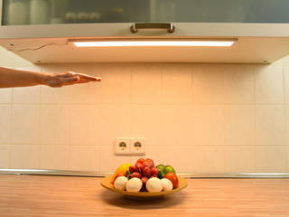 LED Unterbauleuchten und Leuchtmittel, bewegungsgesteuert dimmbar, Creoven Creoven Cocinas modernas: Ideas, imágenes y decoración