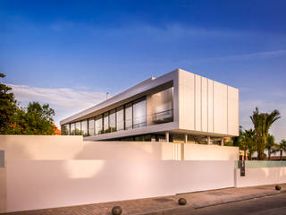 Cool Blue Villa - Marbella - Malaga - España, KRION® Porcelanosa Solid Surface KRION® Porcelanosa Solid Surface モダンな 家