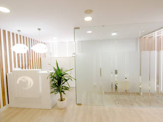 Proyecto Clinica Dental en Almeria, CARMAN INTERIORISMO CARMAN INTERIORISMO Espaços comerciais