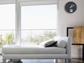 Bedroom Wall Styling, Just For Clocks Just For Clocks Dormitorios modernos: Ideas, imágenes y decoración Metal