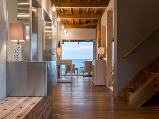 海岸の突端に立つ民家のリノベーション 水谷壮市 Commercial spaces Gastronomy