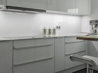 Futuristische Küche in U-Form, BÖHM Interieur BÖHM Interieur Cocinas equipadas Cerámico