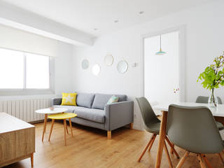 Apartamento en blanco y roble, Noelia Villalba Interiorista Noelia Villalba Interiorista 北欧デザインの リビング