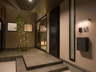 土間のある八山田の家, TKD-ARCHITECT TKD-ARCHITECT 現代房屋設計點子、靈感 & 圖片 White