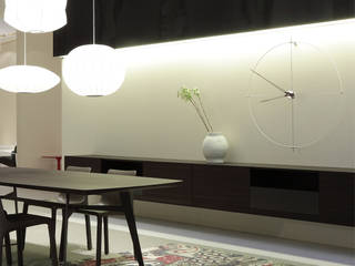 Living Room Wall Styling, Just For Clocks Just For Clocks Livings modernos: Ideas, imágenes y decoración Metal