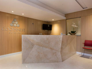 Clínica - Coopanest, Danielle Valente Arquitetura e Interiores Danielle Valente Arquitetura e Interiores Espacios comerciales Madera Blanco