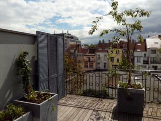 Terrasse de 30m2 et toiture de 30m2 en ville, Urban Garden Designer Urban Garden Designer Balcon, Veranda & Terrasse modernes Bois Effet bois