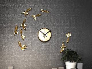 Living Room Wall Styling, Just For Clocks Just For Clocks Salones de estilo moderno Cerámico