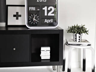 Office Table Styling, Just For Clocks Just For Clocks Commercial spaces Plastic