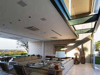 FMG Monte Alegre, Urbem Arquitetura Urbem Arquitetura ミニマルデザインの リビング