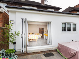Beautiful, Light Kitchen Extension In London, The Market Design & Build The Market Design & Build Modern style doors