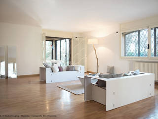Home Staging, Nardi Nardi Salas de estar minimalistas