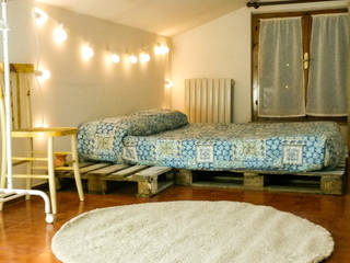 Mansarda Martina, Mingy Lia Art Mingy Lia Art Modern style bedroom Wood White Beds & headboards