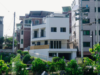 around. Park., AAPA건축사사무소 AAPA건축사사무소 Detached home