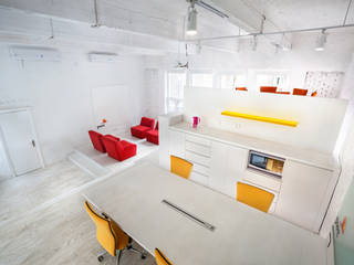 PWC - The Greek Campus, Mazura Mazura Commercial spaces Than củi Multicolored