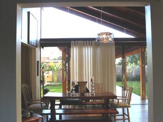 Sala de jantar, Arquiteta Bianca Monteiro Arquiteta Bianca Monteiro Rustic style dining room Wood Wood effect