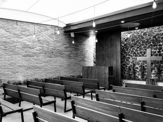 Capilla FH, Luis Pineda Arquitectos Luis Pineda Arquitectos オリジナルな 庭