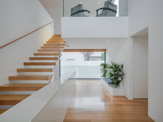 Casa BL, HUGO MONTE | ARQUITECTO HUGO MONTE | ARQUITECTO Minimalist corridor, hallway & stairs Wood Wood effect