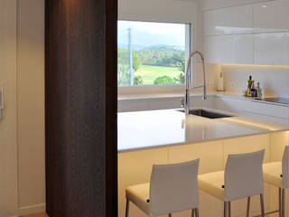 New distribution for a penthouse by the golf in Sitges, Rardo - Architects Rardo - Architects Modern kitchen