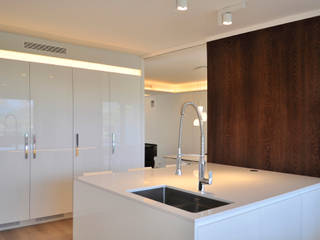 New distribution for a penthouse by the golf in Sitges, Rardo - Architects Rardo - Architects Modern kitchen