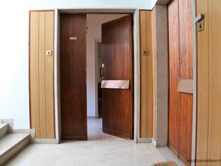 CASA AL PARCO, rosalba barrile architetto rosalba barrile architetto Classic style corridor, hallway and stairs