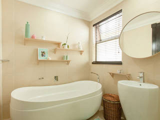 ​House Ramchurran , Redesign Interiors Redesign Interiors Phòng tắm phong cách hiện đại