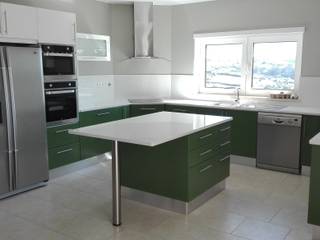 Cozinha Lacada Branco e Verde, Oliveira e Lucas Lda Oliveira e Lucas Lda Cozinhas modernas