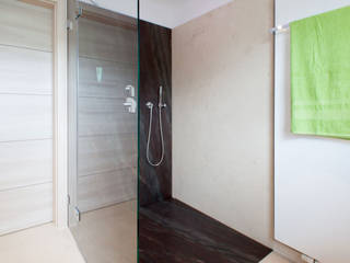 Projekt 02, RAUM+ RAUM+ Modern bathroom Granite