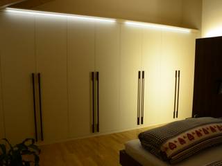 Schlafzimmerschrank, Treppenbau Biehler Treppenbau Biehler Modern style bedroom MDF