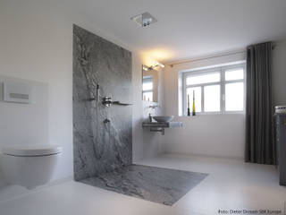 Projekt 03, RAUM+ RAUM+ Minimalist style bathroom Granite