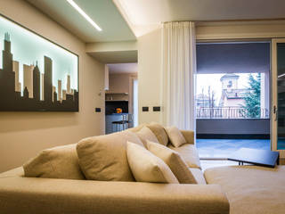 CARBON | APPARTAMENTO IN CENTRO STORICO, ADIdesign* studio ADIdesign* studio Minimalist living room