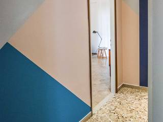 #SIXTIES, PADIGLIONE B PADIGLIONE B Modern corridor, hallway & stairs Marble Multicolored
