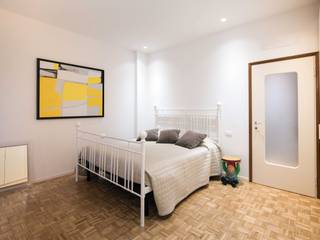 #SIXTIES, PADIGLIONE B PADIGLIONE B Moderne Schlafzimmer Holz Beige