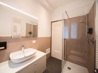 #SIXTIES, PADIGLIONE B PADIGLIONE B Minimalist style bathroom Quartz Pink