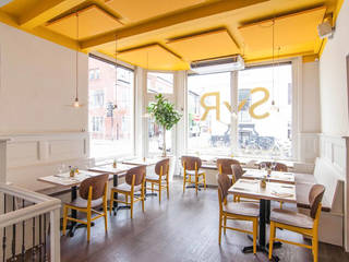 Restaurant SYR is geschilderd met de kleuren Ashes en Yellow Pure & Original Moderne eetkamers