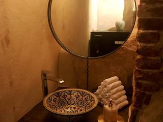 Olśniewająca umywalka w roli głównej, Cerames Cerames クラシックスタイルの お風呂・バスルーム